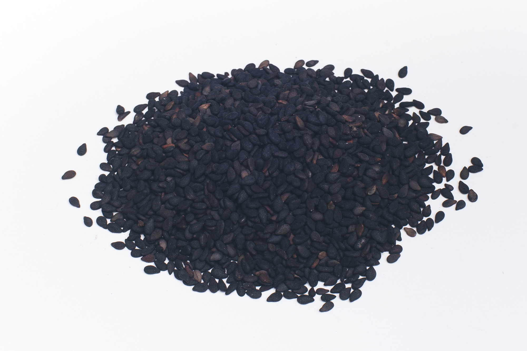 Черные семена похожие. Семена кунжута черного | Sesame Seeds Black Thai food King 227г. Семена тёмного кунжута 300г. Семена черные мелкие. Чёрные семена похожие на кунжут.